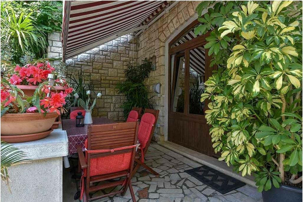 Studio Melanija Rovinj Luaran gambar