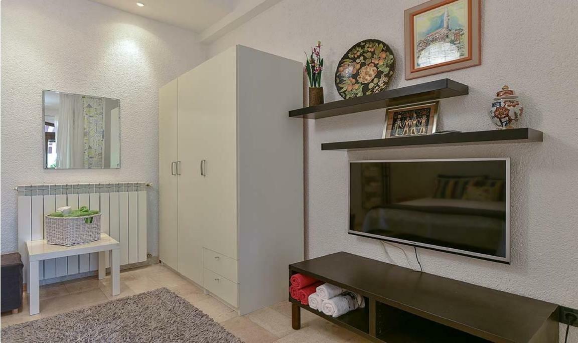 Studio Melanija Rovinj Luaran gambar