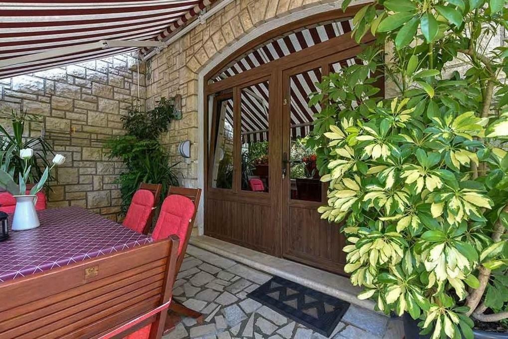 Studio Melanija Rovinj Luaran gambar