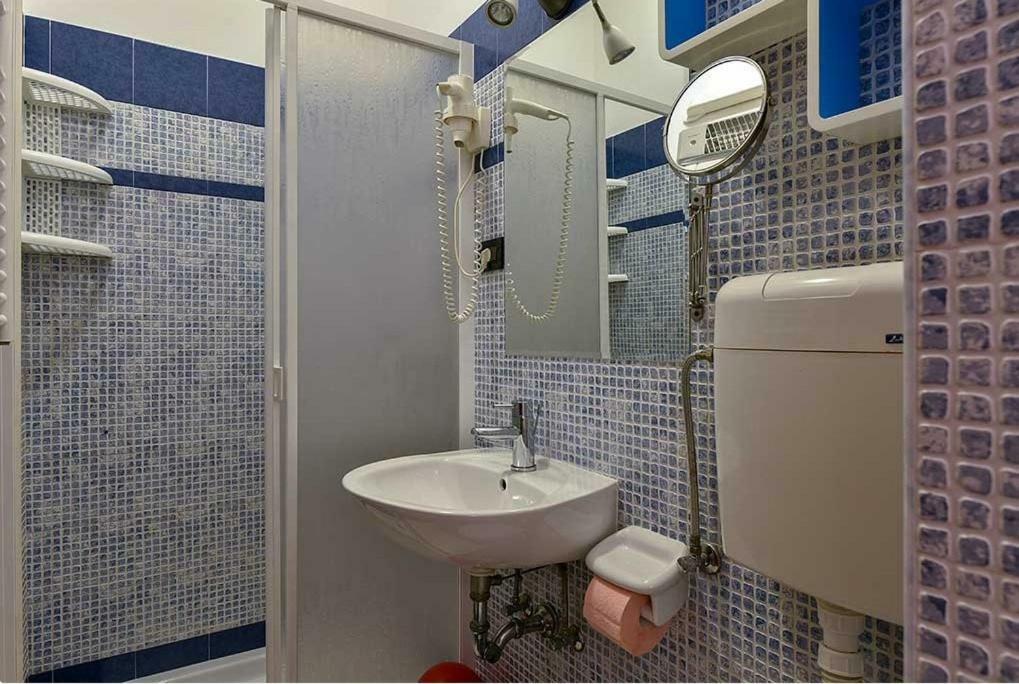 Studio Melanija Rovinj Luaran gambar